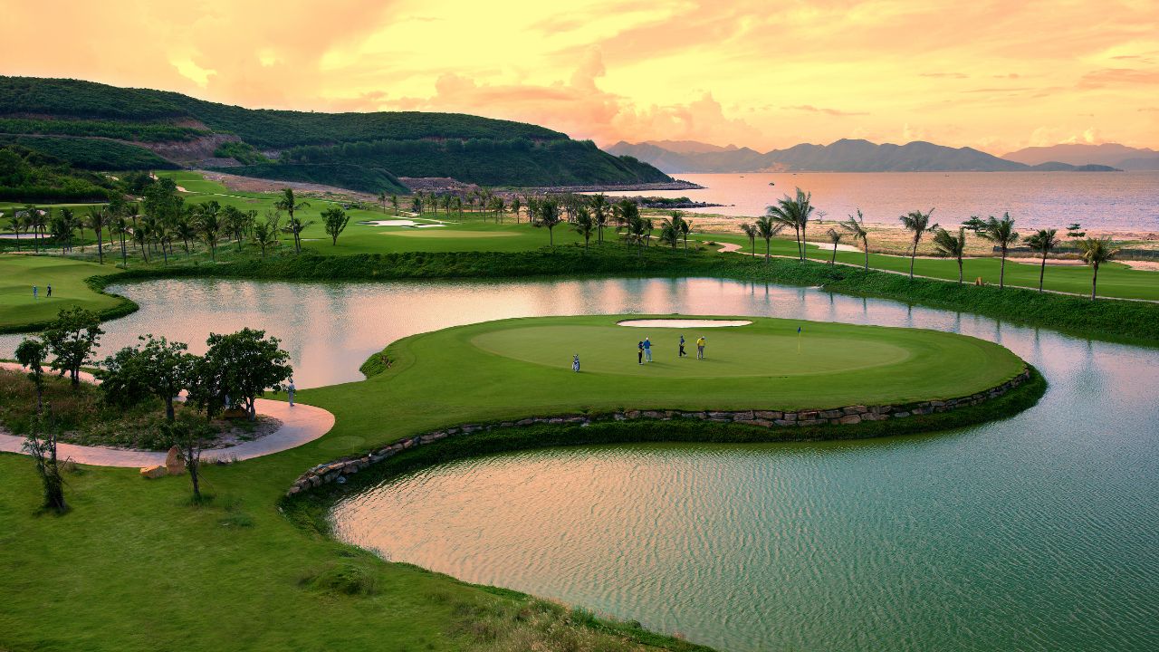 Best Golf Courses with Water